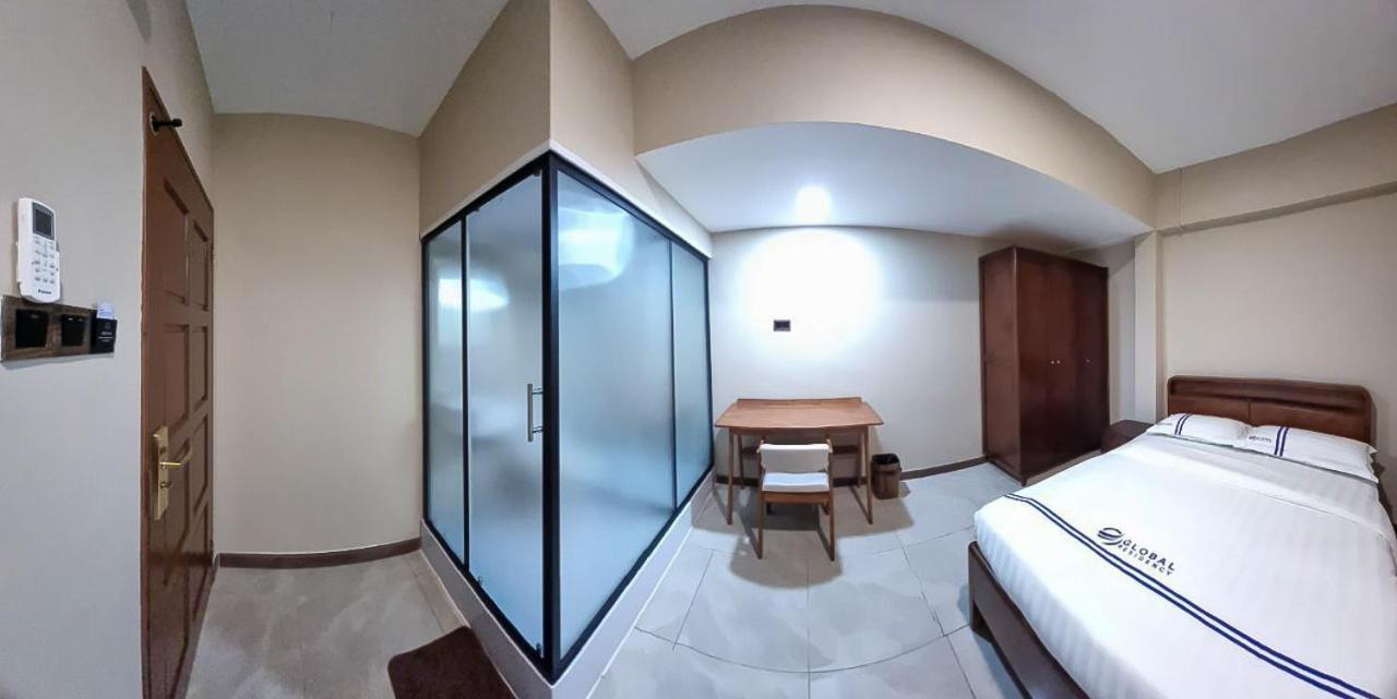 Отель Global Residency Кота-Кинабалу Экстерьер фото